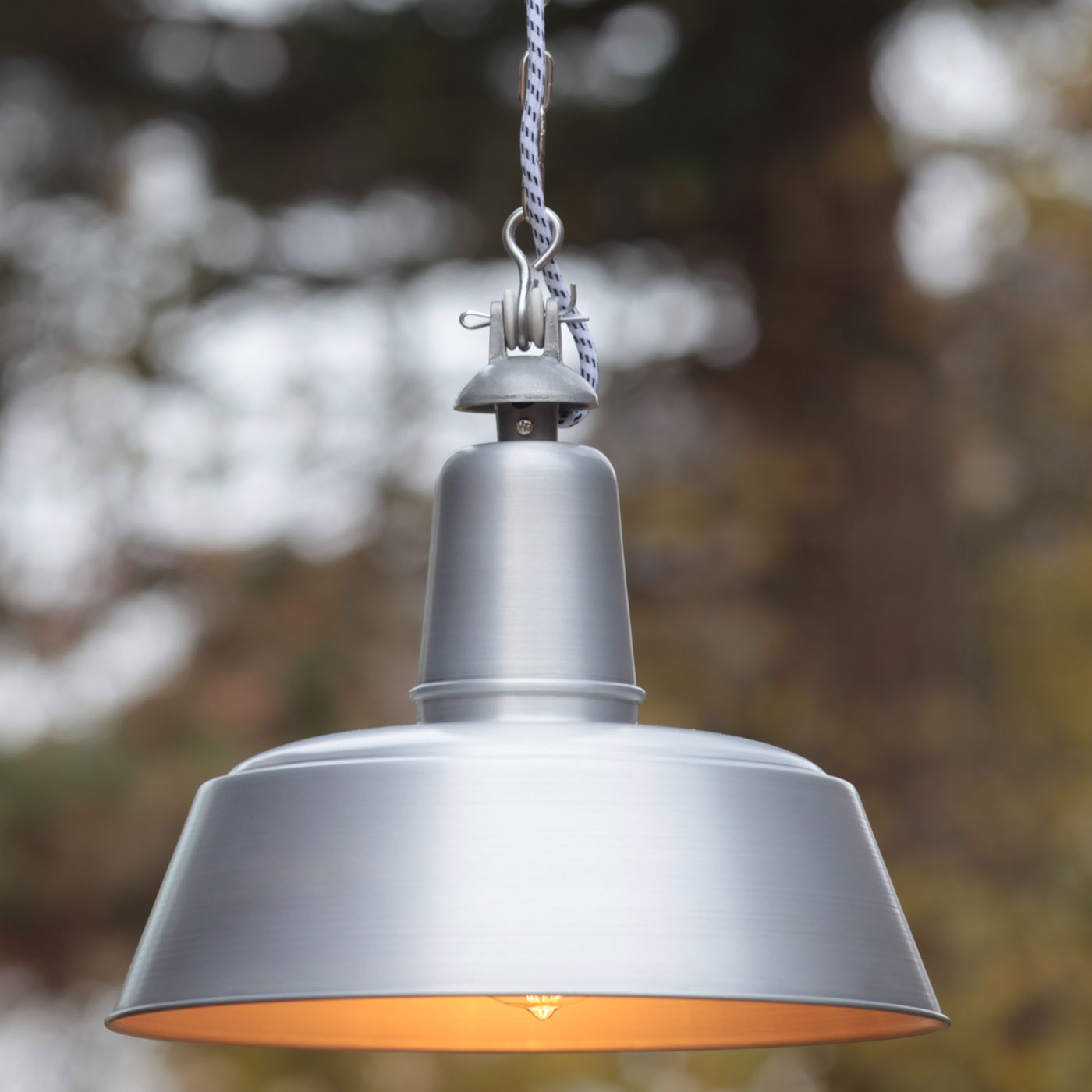 Klassische Industriestil-Außenleuchte Berlin Klassische Industriestil-Außenleuchte Berlin