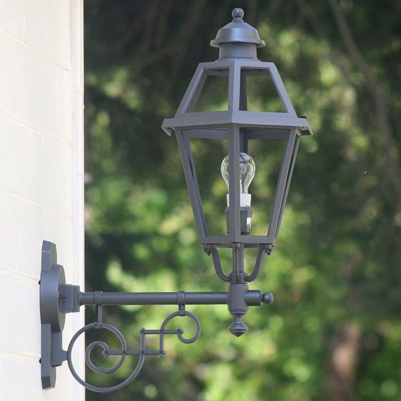 Historic Wall Light with Glass Lantern