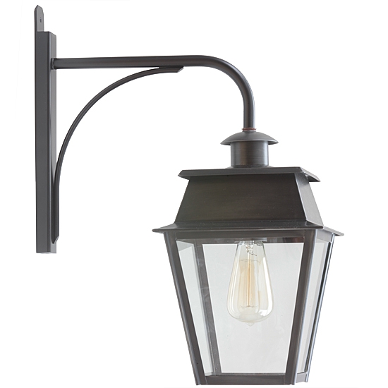 Bild 6: Elegante Wandlaterne Bordeaux mit Messing-Wandarm, Kanoneneisen-Patina Hängende Wandlaterne Bordeaux MM mit Messing-Wandarm: Elegante Wandlaterne Bordeaux mit Messing-Wandarm, Kanoneneisen-Patina