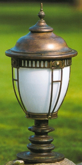 Jugendstil-Gartenlampe aus Schmiedeeisen mit Opalglaszylinder AL 6601 – Terra Lumi