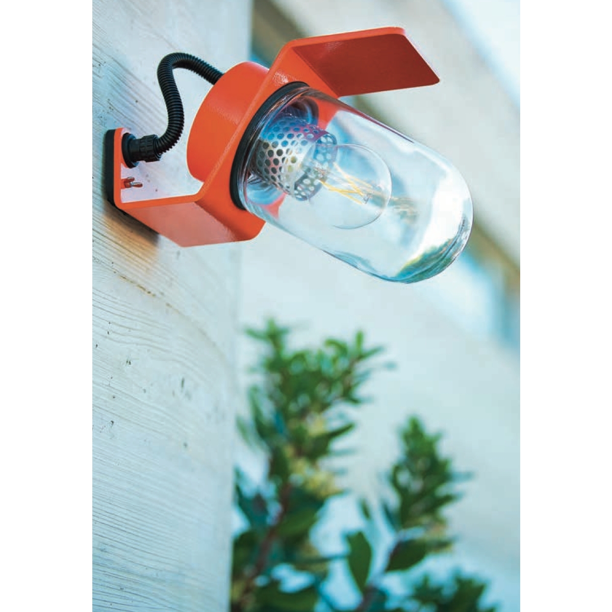 Bild 2: Wandleuchte für Außen mit Glaszylinder Sherlock in Orange (Modell 1) Wandleuchte für Außen mit Glaszylinder Sherlock: Wandleuchte für Außen mit Glaszylinder Sherlock in Orange (Modell 1)