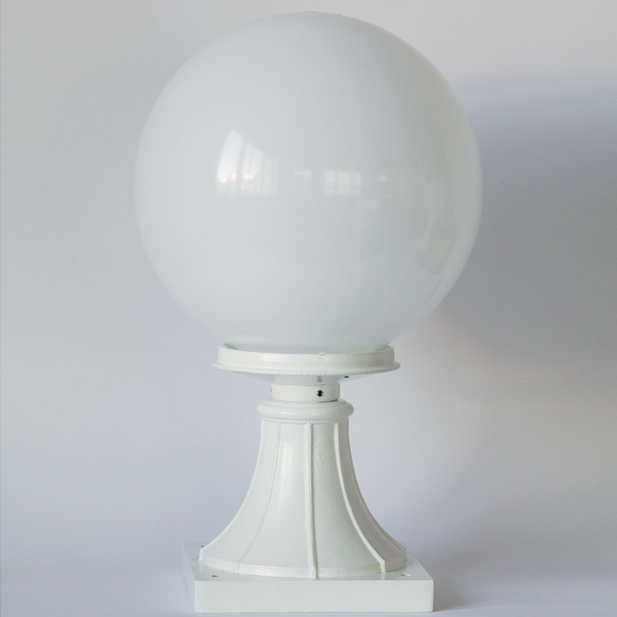 Kugelleuchte mit quadratischem Sockel ZEUS Ø 30/40 Kugelleuchte mit quadratischem Sockel ZEUS Ø 30/40