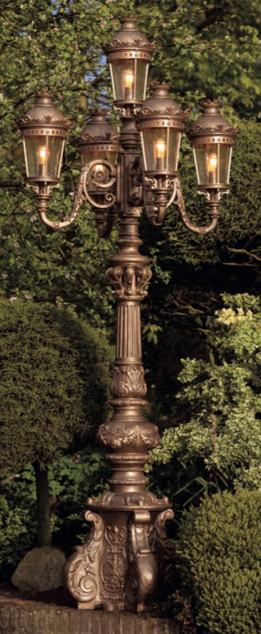 German Historical Pedestal Light Al 6879