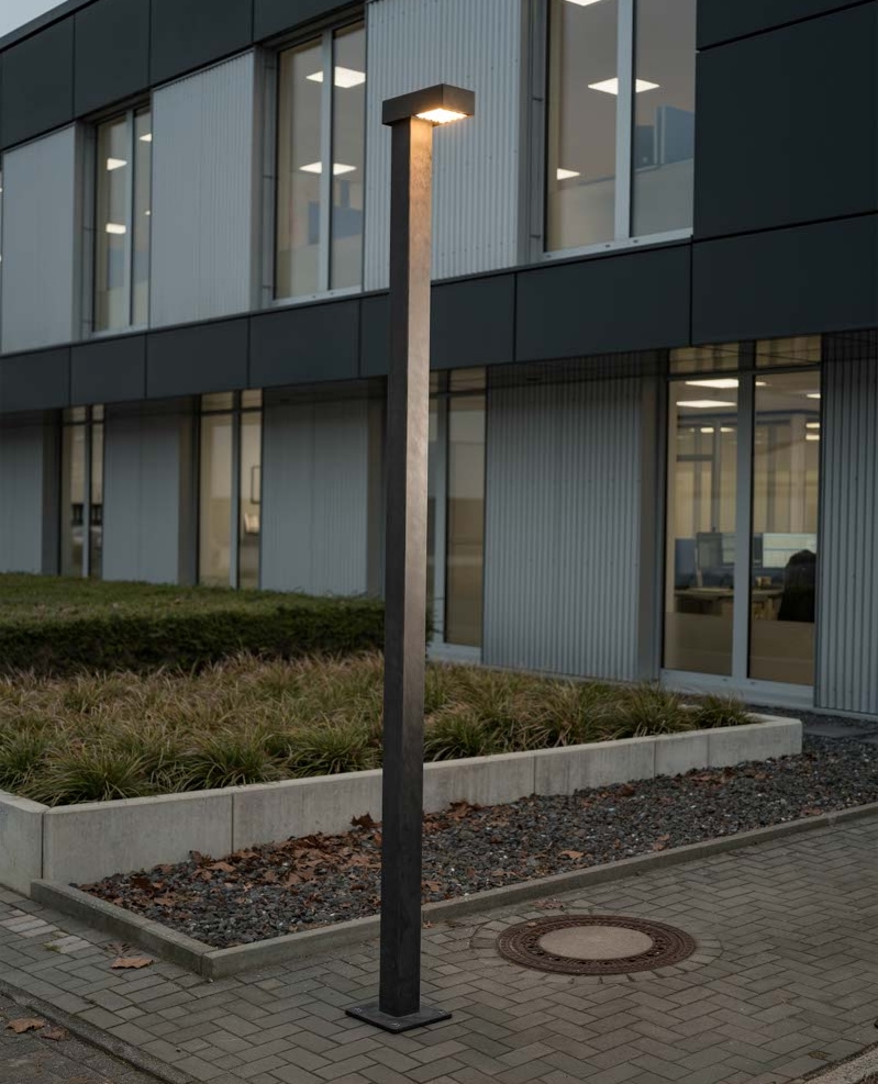 Moderne LED-Standleuchte aus Schmiedeeisen im Industriestil AL 6940, 308 cm