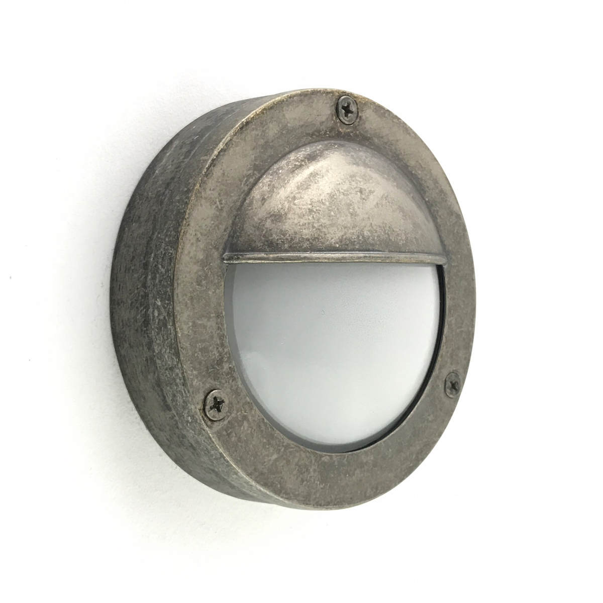 Bild 3: Oberfläche Alt-Zinn Halbgeschlossene Bullaugen-Wandleuchte aus Messing: Oberfläche Alt-Zinn