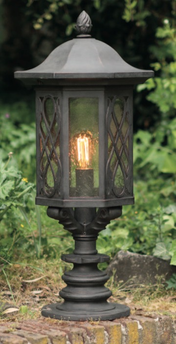 Iron Pedestal Light with Grilled Glass AL 6723