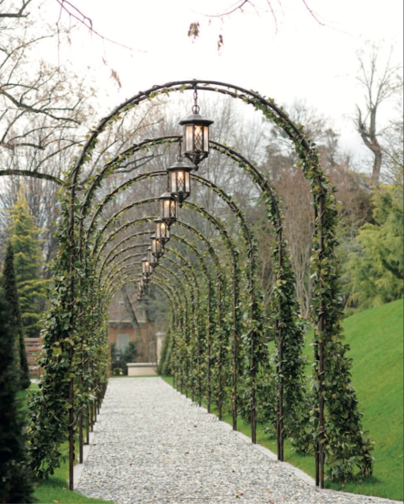 Wrought iron rose arch with lamp B 8658