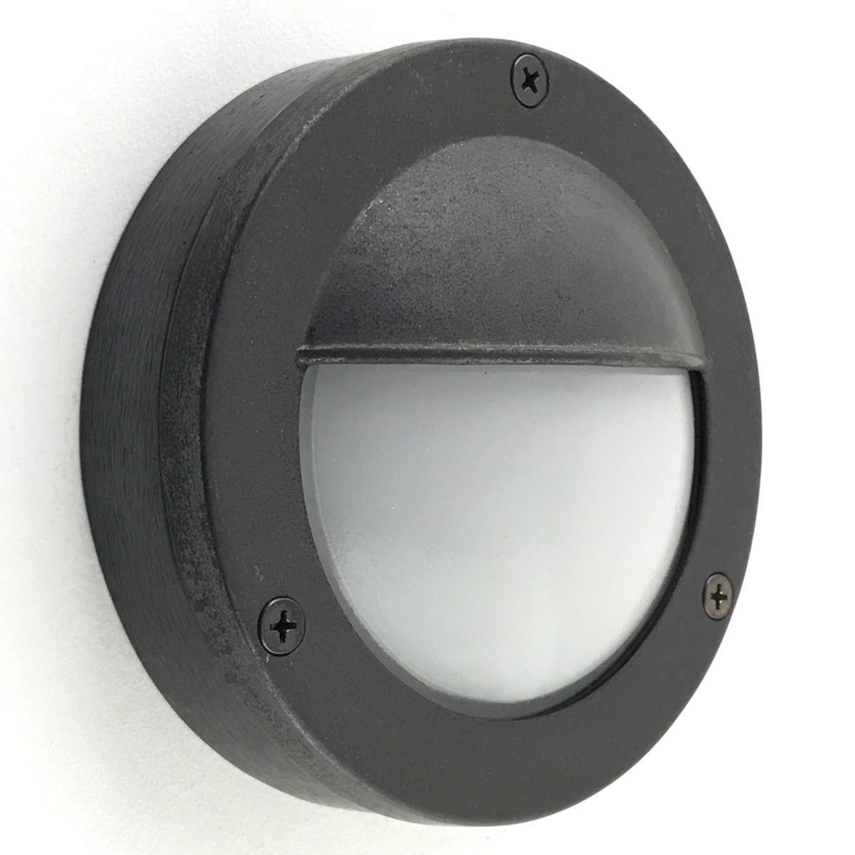 Bild 4: Oberfläche schwarz patiniert Halbgeschlossene Bullaugen-Wandleuchte aus Messing: Oberfläche schwarz patiniert