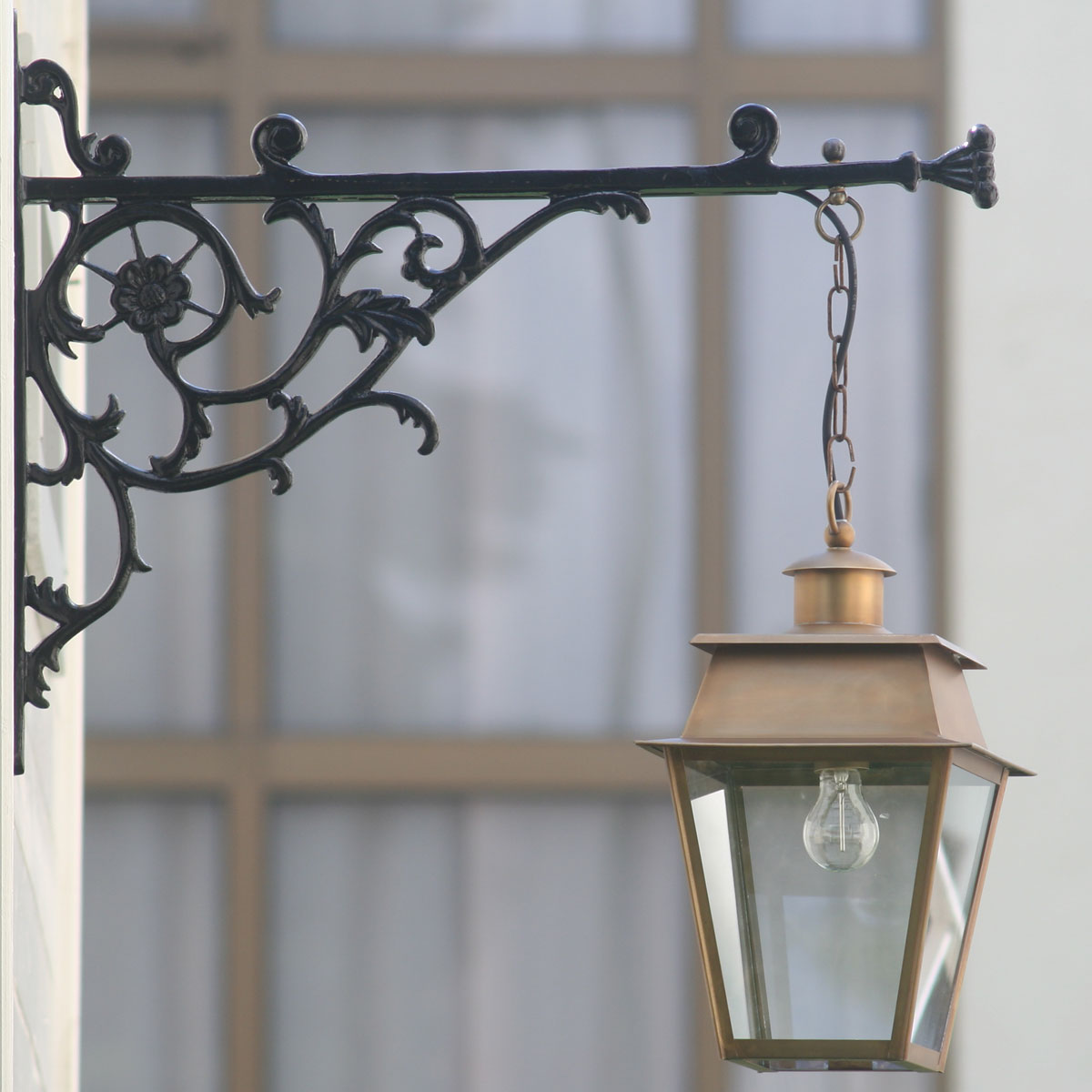 Historical Wall Light Bordeaux with Bracket Fleur