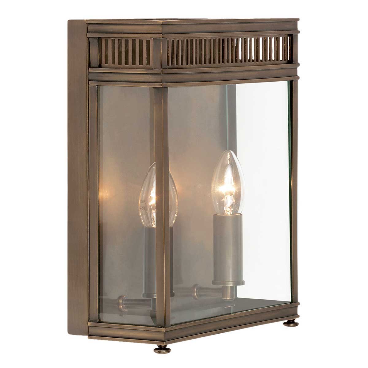 Elegante Außenwandleuchte aus Messing in Alt-Bronze