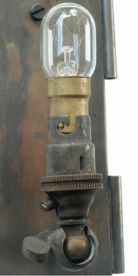 Bild 7: Einstellbare Fassung Zweiflammige Messing-Wandleuchte Vitrine petit: Einstellbare Fassung