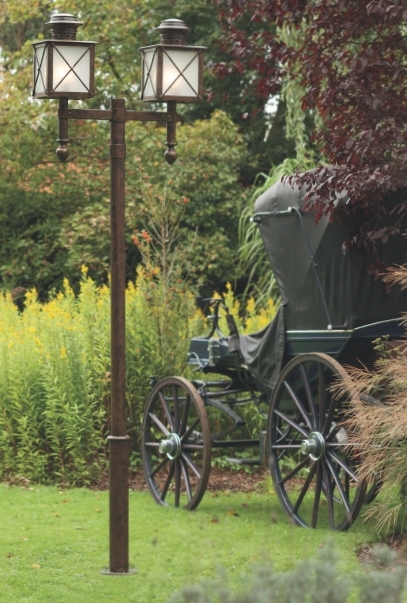 Zweiflammige Parklaterne aus Schmiedeeisen AL 6780