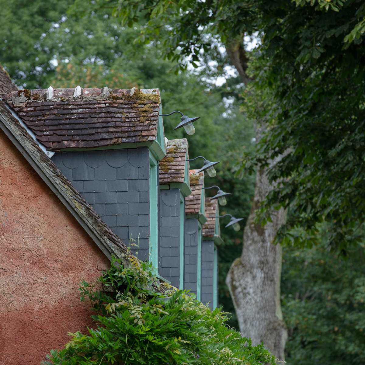 Die Außenleuchte an einem französischem Haus