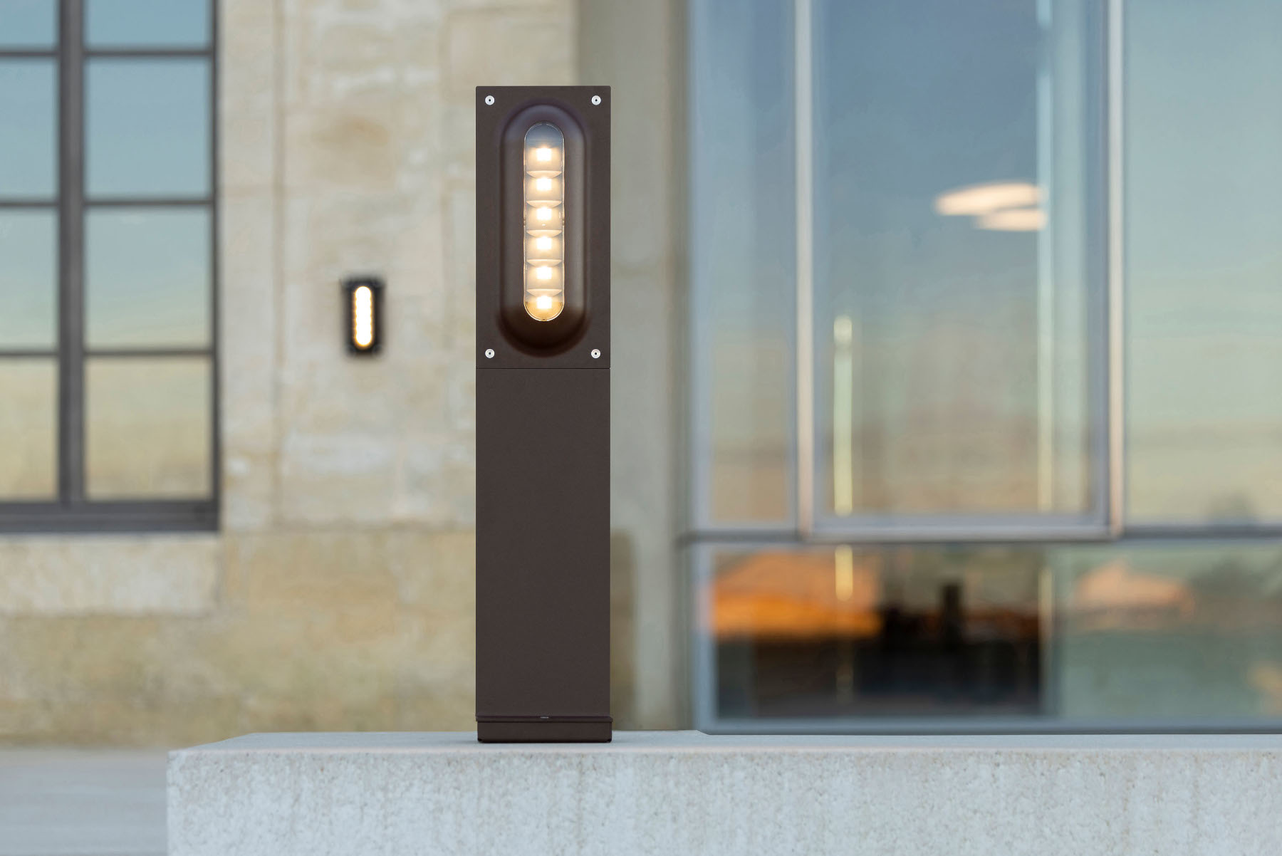 Sustainable Capsule Path Light (72 cm): Rostbraun