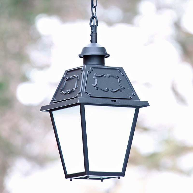 Large pendant lamp for outdoor use