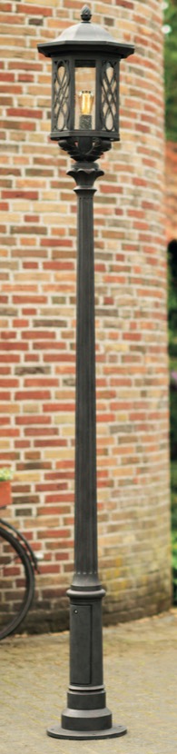 Historical Iron Lamp Post AL 6882